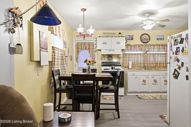 67 Lou Ave, Eminence, KY 40019