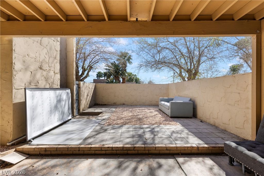 4304 Devlin Green Court, Las Vegas, NV 89110 — photo 2