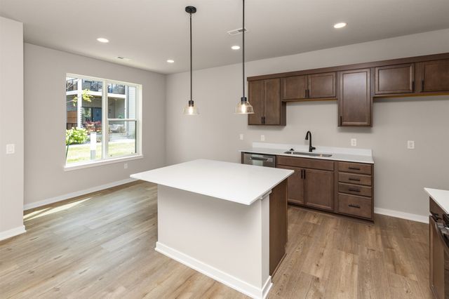 464 SW 12th Street, Des Moines, IA 50309