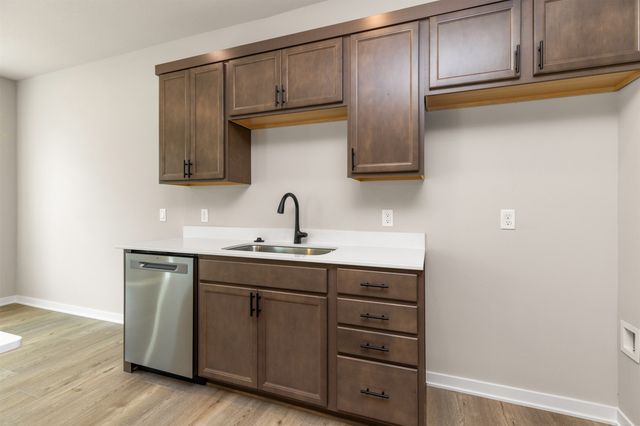 464 SW 12th Street, Des Moines, IA 50309