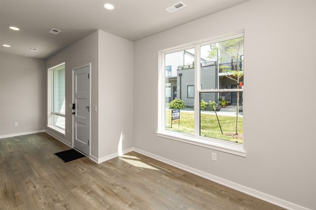 464 SW 12th Street, Des Moines, IA 50309