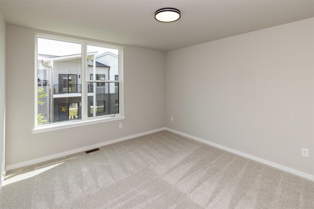 464 SW 12th Street, Des Moines, IA 50309