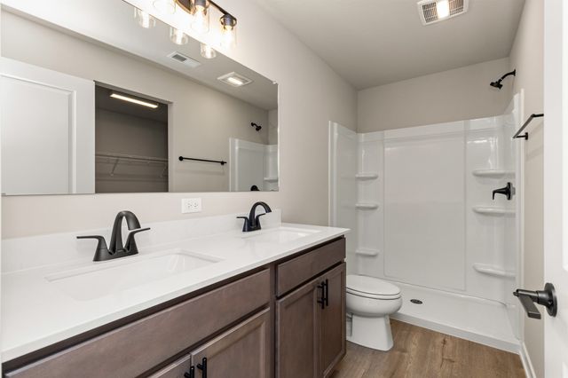 464 SW 12th Street, Des Moines, IA 50309