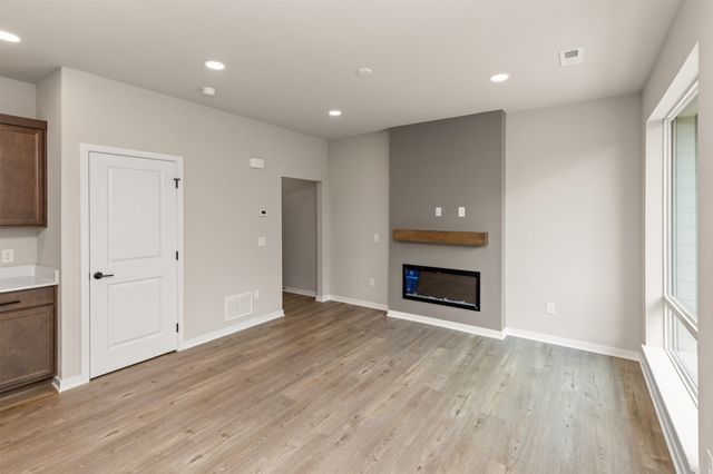 464 SW 12th Street, Des Moines, IA 50309
