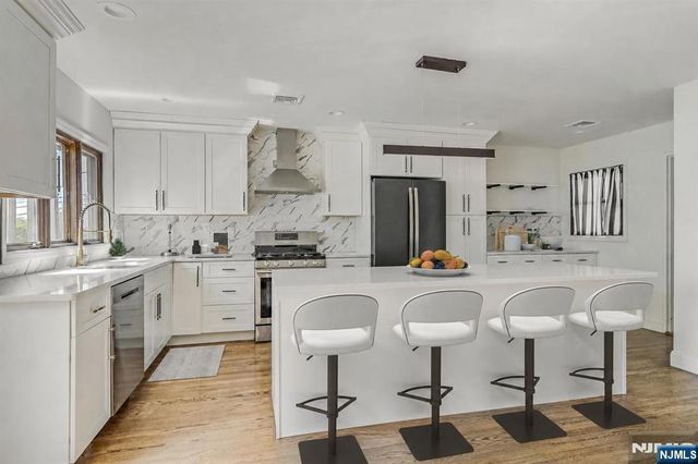 32 Brantwood Place, Clifton, NJ 07013