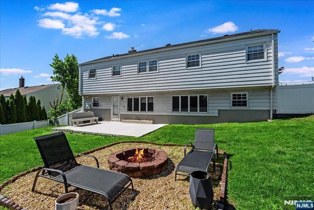 32 Brantwood Place, Clifton, NJ 07013