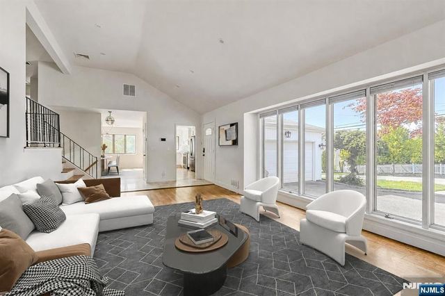 32 Brantwood Place, Clifton, NJ 07013