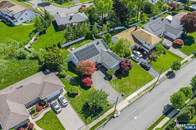 32 Brantwood Place, Clifton, NJ 07013
