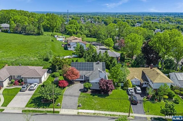 32 Brantwood Place, Clifton, NJ 07013