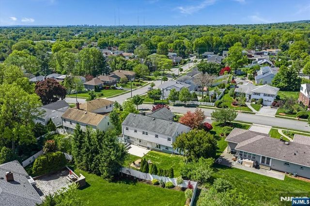 32 Brantwood Place, Clifton, NJ 07013