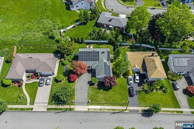 32 Brantwood Place, Clifton, NJ 07013