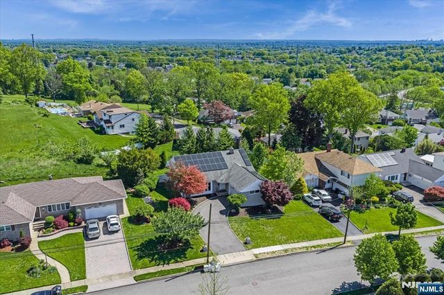 32 Brantwood Place, Clifton, NJ 07013