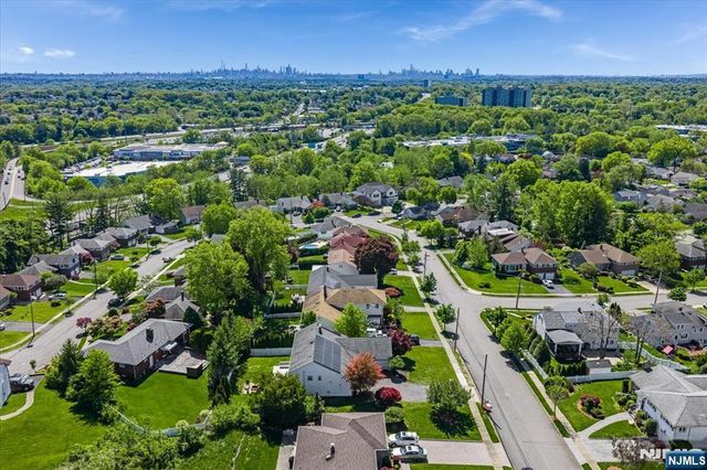 32 Brantwood Place, Clifton, NJ 07013