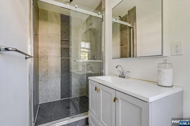 32 Brantwood Place, Clifton, NJ 07013