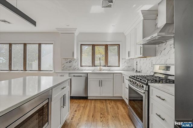 32 Brantwood Place, Clifton, NJ 07013