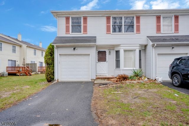 1 Tree Top Rd, Middlesex Boro, NJ 08846