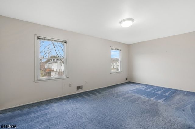 1 Tree Top Rd, Middlesex Boro, NJ 08846