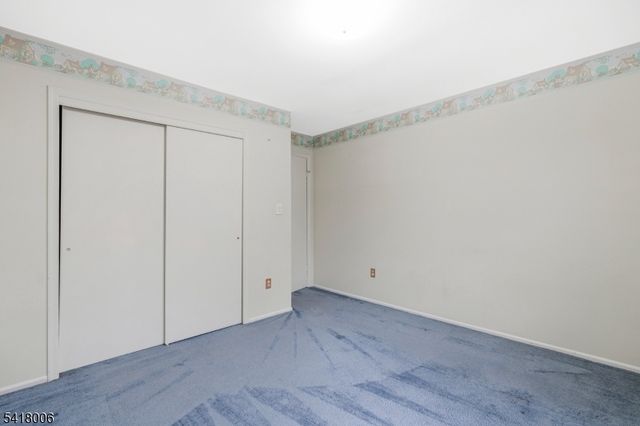 1 Tree Top Rd, Middlesex Boro, NJ 08846