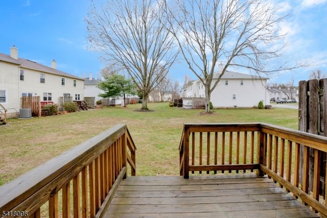 1 Tree Top Rd, Middlesex Boro, NJ 08846