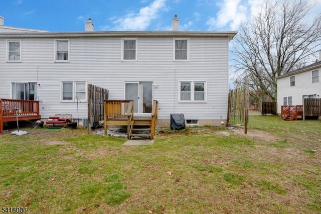 1 Tree Top Rd, Middlesex Boro, NJ 08846