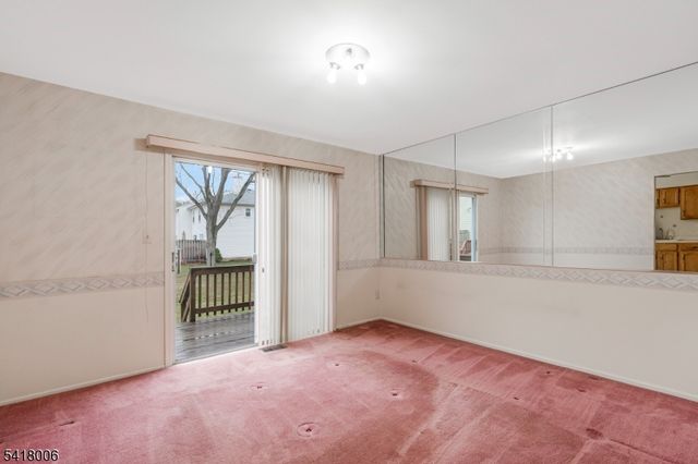 1 Tree Top Rd, Middlesex Boro, NJ 08846