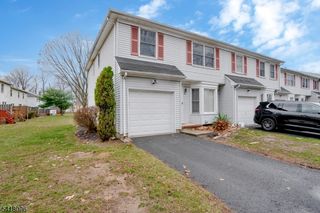 1 Tree Top Rd, Middlesex Boro, NJ 08846