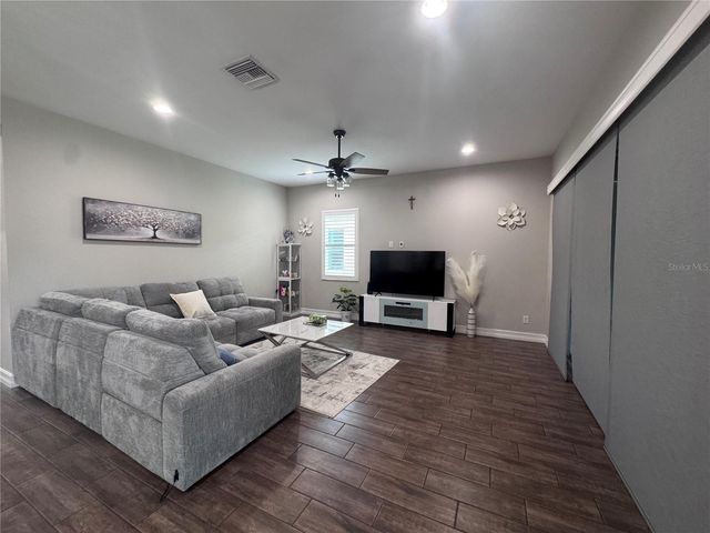 11513 11TH AVENUE E, Bradenton, FL 34212