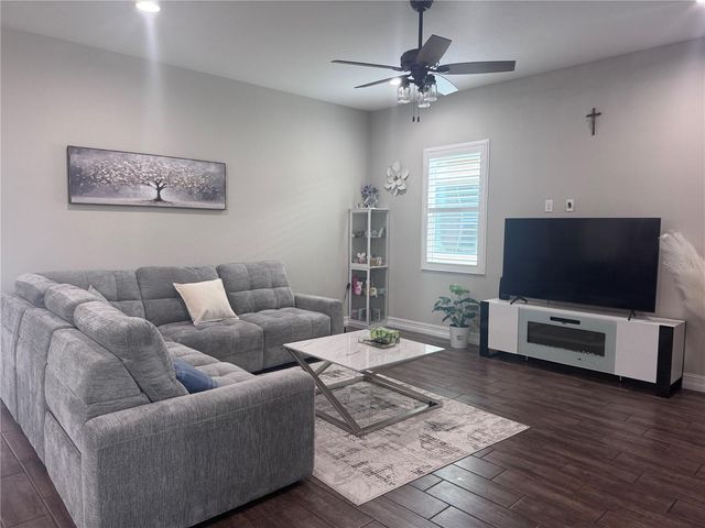 11513 11TH AVENUE E, Bradenton, FL 34212