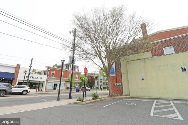 40 E STATE ST, Media, PA 19063