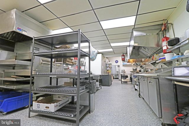 40 E STATE ST, Media, PA 19063