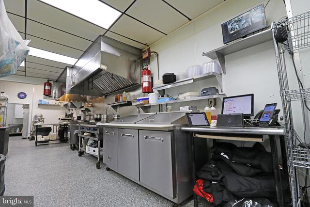 40 E STATE ST, Media, PA 19063