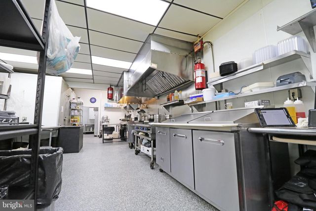 40 E STATE ST, Media, PA 19063