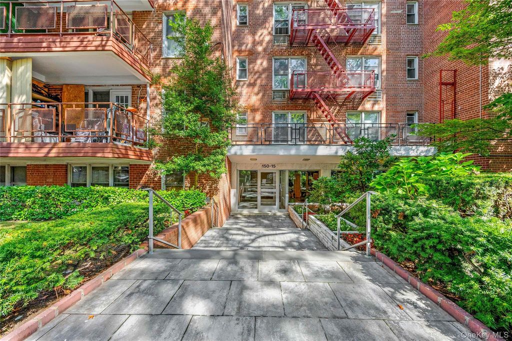 150-15 79th Avenue 6K, Kew Garden Hills, NY 11367