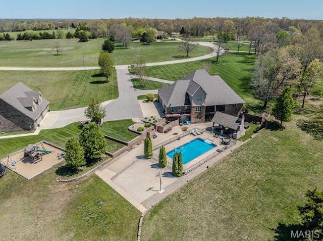 3029 National Avenue, Lebanon, MO 65536