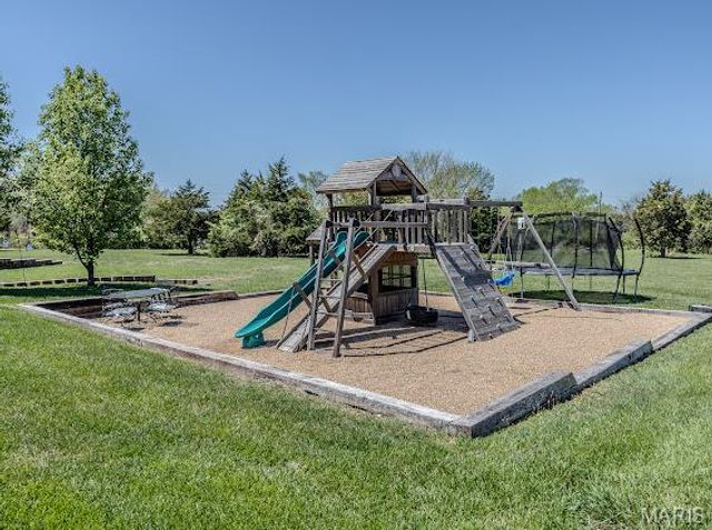 3029 National Avenue, Lebanon, MO 65536