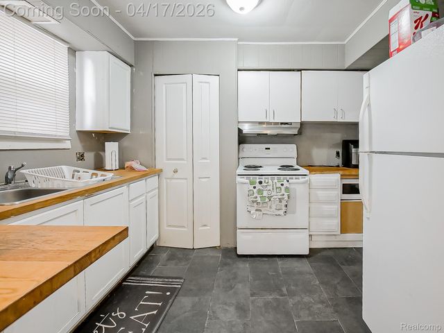 13551 Penrod Street, Detroit, MI 48223