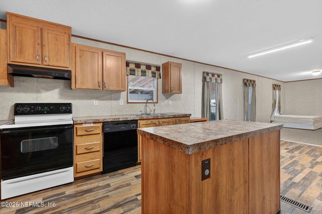13725 MACAPA Road, Jacksonville, FL 32224