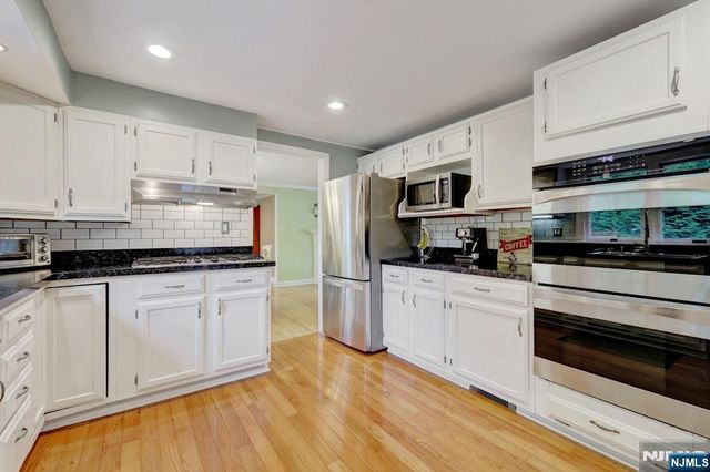147 Lincoln Place, Waldwick, NJ 07463