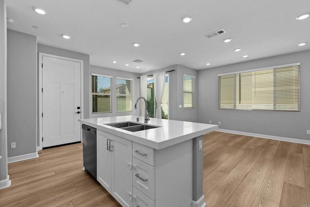 1918 Julie Dawn Place, Escondido, CA 92026