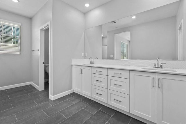 1918 Julie Dawn Place, Escondido, CA 92026