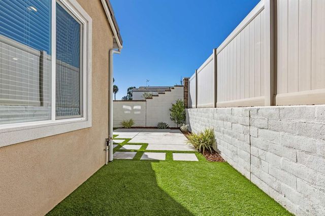 1918 Julie Dawn Place, Escondido, CA 92026
