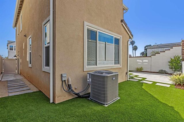 1918 Julie Dawn Place, Escondido, CA 92026