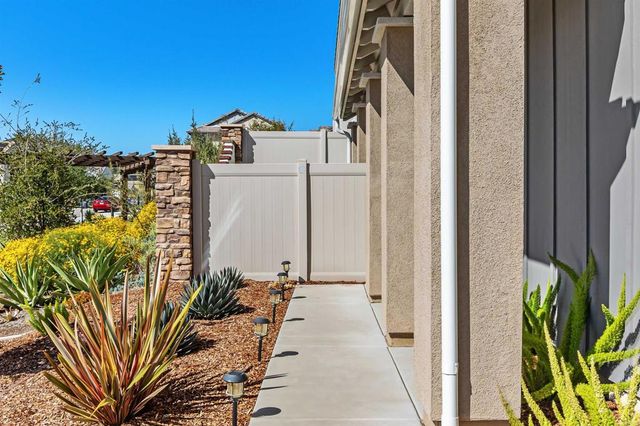 1918 Julie Dawn Place, Escondido, CA 92026