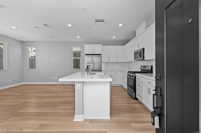 1918 Julie Dawn Place, Escondido, CA 92026