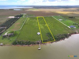 7 Shoreline Lane, Port Lavaca, TX 77979