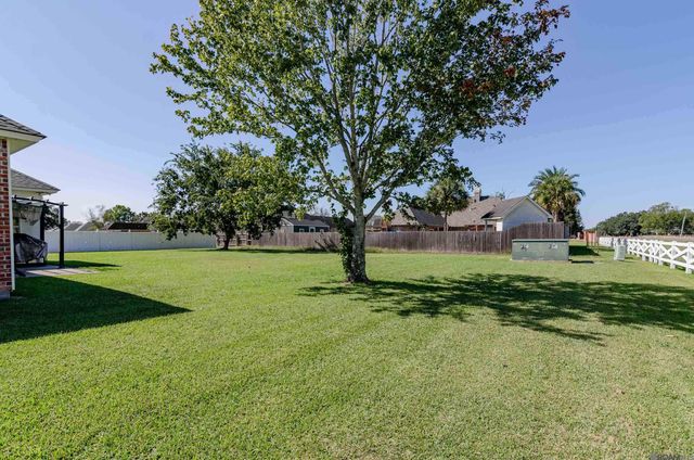 16559 Ole Homestead Ln, Prairieville, LA 70769