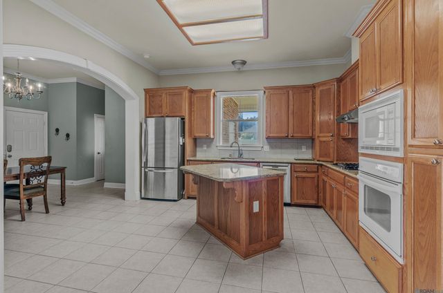 16559 Ole Homestead Ln, Prairieville, LA 70769