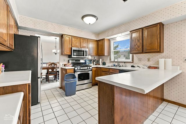 763 Concord Drive, Crystal Lake, IL 60014