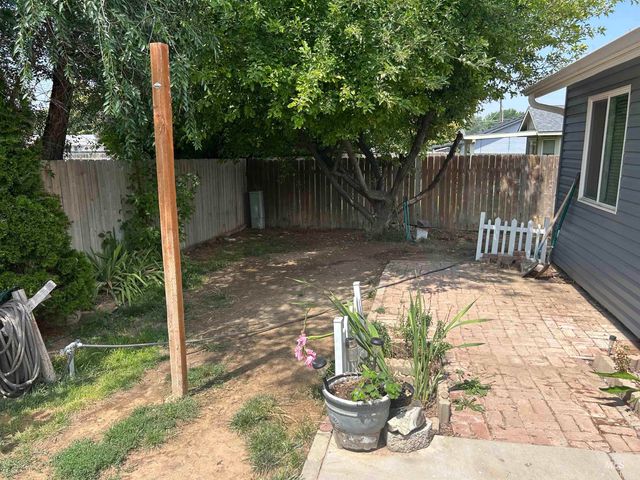 825 S Bonneville Drive, Nampa, ID 83686