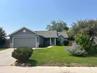 825 S Bonneville Drive, Nampa, ID 83686